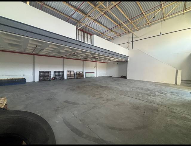 235M² WAREHOUSE TO LET IN BLACKHEATH INDUSTRIAL